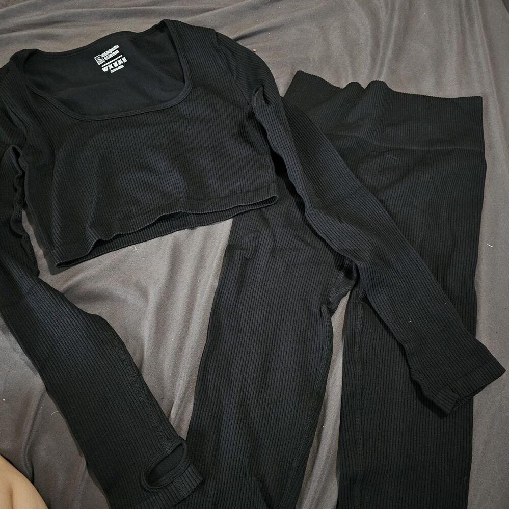 Conjunto deportivo manga larga color negro 1