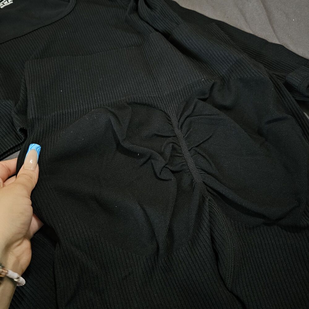 Conjunto deportivo manga larga color negro 3