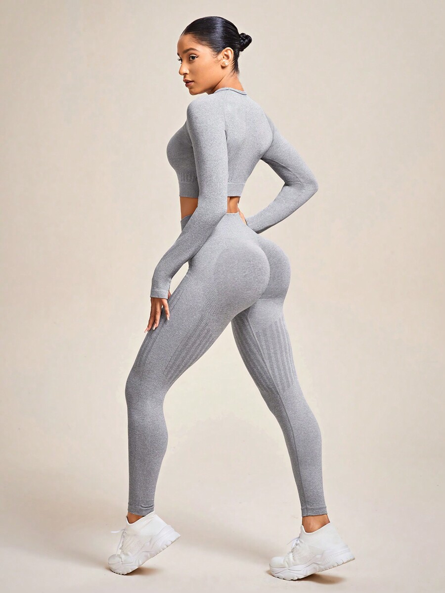 Conjunto deportivo gris con control de abdomen